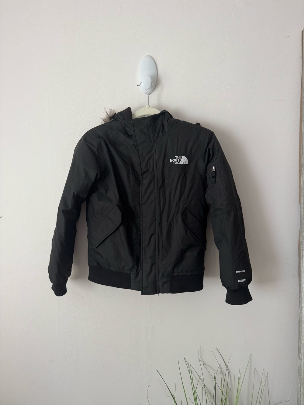 Boys Large North Face Black Puffer Jacket with Logo Patch